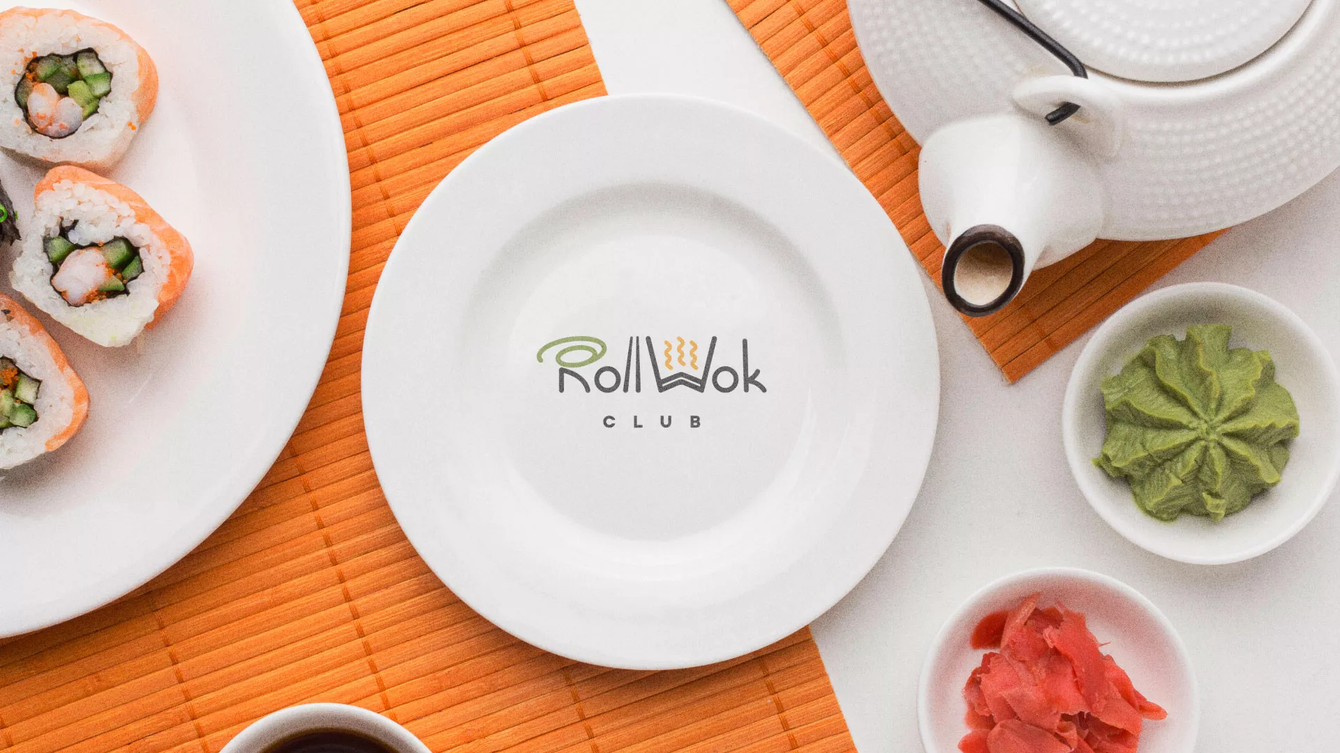 Разработка логотипа и фирменного стиля суши-бара «Roll Wok Club» в Певеке